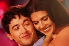 Sukses Bintangi My Fault, Nicole Wallace Siap Tampil Memikat di Film  Hollywood