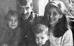 Черчесты саламы фырт станислав / ĉerĉesty salamy fyrt станислав, родился 2 сентября 1963) является русский футбольный менеджер и бывший футболист из осетинского происхождения. Stanislav Cherchesov Zhena Lichnaya Zhizn Zheny Futbolistov Ego Zhena Zheny Znamenitostej