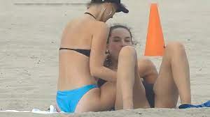 Lesbian couple caught fingering each other on the public beach -  ViralPornhub.com