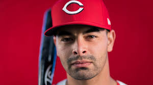 The Cincinnati Reds (7-6-1) outlasted the Arizona Diamondbacks (6-8-1)