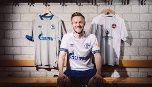 The full schalke 04 range includes officially licensed shorts, socks, polos, track tops and tracksuits as well as flags, keyrings and other fan accessories. Schalke And Nurnberg Swap Shirts With The Help Of Umbro Soccerbible
