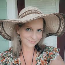 Louisa Payne's Instagram, Twitter & Facebook