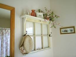 The cathedral wood window is perfect for hanging in the entryway, living room, and bedroom. Pedaco De Janela Diy Vintage Decor Old Window Projects Old Window Frames