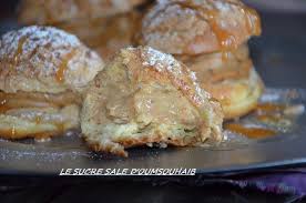 Choux Creme Praline Au Caramel Beurre Sale Le Sucre Sale D Oum Souhaib En 2020 Caramel Au Beurre Sale Caramel Creme Praline
