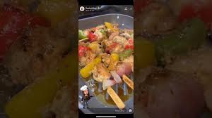 وتعبر ذات الرؤية السابقة أيضاً عن المتاعب التي يواجهها الرائي في حياته قبل نيل الرزق وحصد الثمار. Ø´ÙŠØ´ Ø·Ø§ÙˆÙˆÙ‚ Ù…Ø¹ Ø±Ø² Ø§Ø¨ÙŠØ¶ Ø¨Ø§Ù„Ø´Ø¹ÙŠØ±ÙŠÙ‡ Ù…Ù† Ø¥ÙŠØ¯ÙŠÙ† Ø±ØºØ¯ Ø¯Ø§ÙŠØ² Ù…Ø¹Ù„ÙˆÙ…Ø© Ten