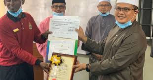 Guru kelas fardhu ain kafa di selangor menggesa kerajaan negeri untuk menaikkan gaji mereka seperti yang dijanjikan pada pilihan raya umum pru ke 13 lalu. Guru Kafa Cari Pasangan Suami Isteri