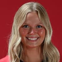 Elise Moeller's Instagram, Twitter & Facebook