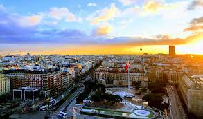 Мачът ще се играе на стадион камп ноу , който има капацитет от 99 354 места, от които седящи 96 636. Madrid V Aprele Otdyh I Pogoda V Madride Ispaniya