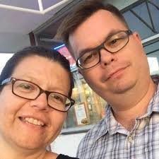 Distributing a self-produced comic issue