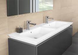 In Diesem Bild Sehen Sie Villeroy Boch Legato Schrank Doppelwaschtisch B 130xt 50cm Mit 2 Hahnlochern Mit Uberlauf Wei Doppelwaschtisch Schrank Waschschussel