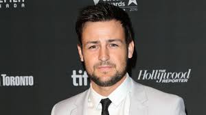 Tyler Hynes has been quite prolific when it comes to acting in Hallmark  movies. Here are five of his best that will perfectly complement a girls'  night in. Read More Below ⬇️