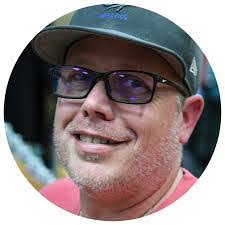 Erik Popp's Instagram, Twitter & Facebook