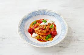 Mocht je toch gedroogde bladen willen gebruiken, zorg dan dat je ze eerst even zachtjes gaarkookt. Saturdaysessions Jamie Oliver S Spinach And Ricotta Ravioli Buro 24 7 Singapore