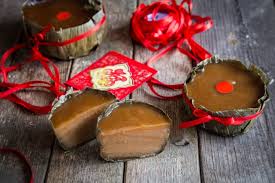 Semasa perayaan, kebiasaannya terdapat pelbagai makanan tradisional dihidangkan. Makanan Popular Yang Selalu Ada Di Malam Tahun Baru Cina
