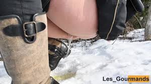 I like to Pee in the Snow - Pornhub.com
