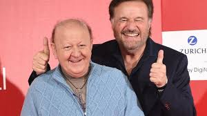 Non ha spiegato se c'è già un progetto che bolle in pentola, se questo periodo di anche in questo caso l'attore, produttore e regista non ha risposto ai commenti dei fan chiarendo il suo pensiero e, dal canto suo, massimo boldi continua a rimanere in silenzio senza. Un Natale Su Marte Sospesa La Lavorazione Del Film Con De Sica E Boldi A Causa Di Due Addetti Al Catering Positivi Al Covid 19 Thinkmovies