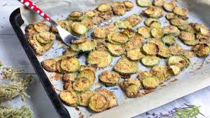 Chips De Courgettes Croustillantes Et Dorees Au Four Page 2 A 2 Recettes Faciles Recette Gratin De Courgettes Chips De Courgette Chips De Courgettes Au Four