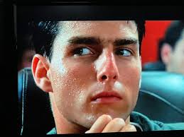 Is the lack of air conditioning in the Top Gun briefing room realistic?