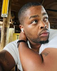 Leo Brandon's Instagram, Twitter & Facebook