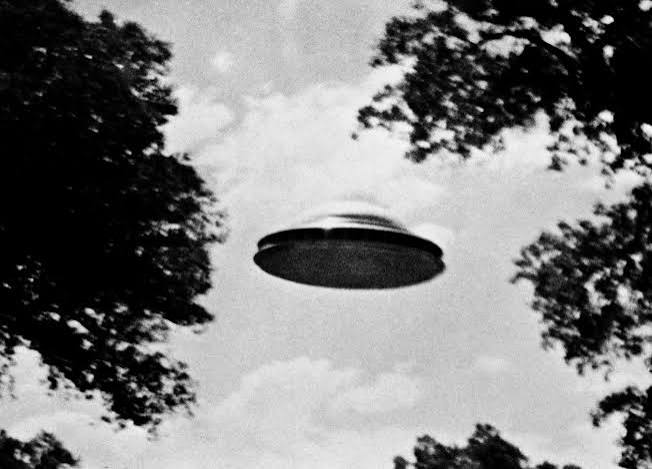 Why 'The New York Times,' 'The Washington Post,' and Politico Didn't  Publish a Seemingly Bombshell Report About UFOs | Vanity Fair