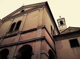 San pietro, nel centro storico, di cui rimangono solo i resti (parte inferiore della facciata), a seguito della frana del 1956, si trova nella piazzetta omonima che prima della frana, si collegava alla strada che dava verso il mare, comunemente chiamata «via delle lame», dizione non tanto originata da gesta. Chiesa Di San Pietro Apostolo Padua Bewertungen Und Fotos Tripadvisor