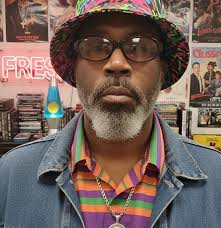 Kendrick Lamar: Bing bop boom boom boom bop bam Y'all: SEE THAT WENT OVER  PEOPLE'S HEADS. THAT WAS NOISES SLAVES MADE TO RECONNECT WITH THE  UNDERGROUND RAILROAD IF THEY GOT LOST. ITS