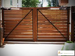 Pin By Rayna Watson On Yard And Garden Wood Gates Driveway Fence Design Driveway Gate