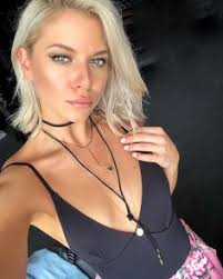 Born valentina victoria pahde on october 4, 1994 in munich, bavaria, germany, to parents samanda and oliver pahde, her twin sister cheyenne, also an actress. 100 Pahde Cheyenne Valentina Ideas In 2021 Fashion German Women German Beauty