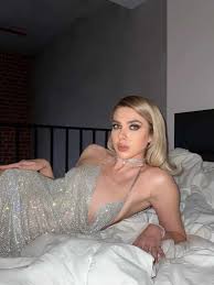 VIDEO: Russian Scarlett Johansson lookalike with 10.2 million followers  cried at a Moscow film premiere as no one paid her any attention