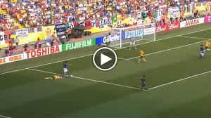 Quando totti portò l'italia ai quarti di finale dei mondiali (video). Totti Il Rigore All Ultimo Respiro Italia Australia La Repubblica