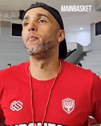 40 dan masih menggebrak! Hal menarik dalam pemanggilan 24 pemain pemusatan  latihan nasional SEA Games 2025 adalah masuknya Ponsianus Nyoman Indrawan.  Pemain yang disapa Komink ini genap berusia 40 ...