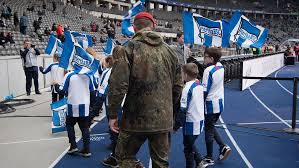 By wael moussa in game assets. Tolle Aktion Der Hertha Olympiastadion Fest In Der Hand Der Bundeswehr Deutscher Bundeswehrverband