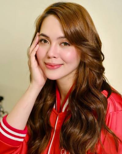 JULIA MONTES is a renowned Filipino actress and model, known for her roles  in various television dramas and films. Montes has been in a romantic  relationship with actor Coco Martin since 2011,