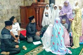 Target khatam dalam 30 hari kadang bisa juga tak. Nagari Ampang Gadang Gelar Tradisi Khatam Al Quran Saat Lebaran Antara Sumbar