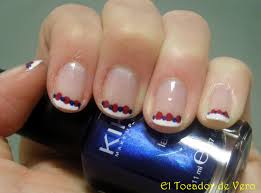 La marina nacional francesa (en francés: Manicura Una Francesa Diferente