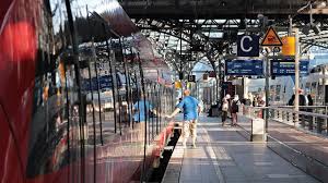 Sukses tidak selalu tentang kehebatan. 26 Kata Kata Bijak Tentang Kereta Api Sarat Makna Kehidupan Ragam Bola Com