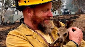 World's largest volunteer force fights Australia's wildfires