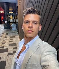 Kurt Dutton's Instagram, Twitter & Facebook