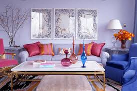 Kırmızı ve mavi rengin birleşimiyle ortaya çıkan mor rengi dekorasyonda kullanırken uyumlu bir görüntü ortaya çıkartmak için en güvenilir başvuru kaynağı doğadır! Ev Dekorasyonunda Renklerin Uyumu Dekor Yasam