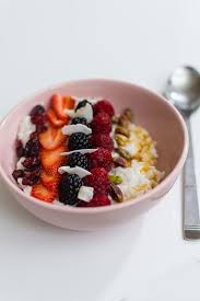 Recette De Poke Bowl Sucre Aux Fruits Rouges Vegan Recette De C Est Au Programme France 2 Recette Idee Recette Recette Facile