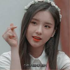 ͎፧ Darlene (@girlfriend_chan)