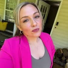 Stephanie Wilmot's Instagram, Twitter & Facebook