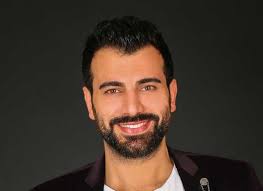 Gibi soruların yanıtları yoğun bir şekilde araştırılıyor. Emrah Keser Kimdir Nereli Kac Yasinda Boyu Muzik Hayati Biyografisi