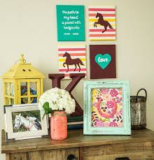 This creative diy wall art idea would look super over the bed or corner reading nook, especially when you are going for a more creative or modern decor project. Super Easy Diy Equestrian Themed Decor Budget Equestrian