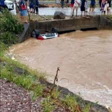 ➡️Pai, mãe e bebê morrem afogados após carro ser arrastado na Grande  Florianópolis. A tragédia que mobilizou moradores e equipes de emergência  no Morro do Gato, em Palhoça (SC), teve um desfecho