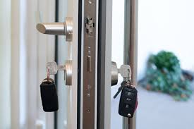 Damit sie selbst bei einer zugefallenen tür ganz entspannt steckt der haustürschlüssel von innen, gibt es eine weitere methode, die tür von außen zu öffnen. Abus Hometec Pro Haus Und Terrassenturen Per Funk Und