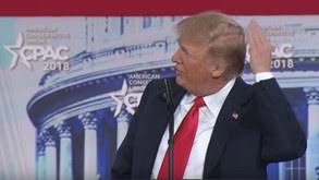 A atriz teve câncer no ovário e a combatia desde 2010. Trump Gaba Se Do Trabalho Que Tem A Esconder A Careca Videos Jornal Record