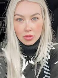 Cosmetic Surgery and Public Figures' Appearances