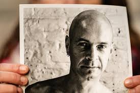 Mijn vraag is nu veranderd van: 'Ben jij mijn vader?' naar 'Heb jij mijn  vader gekend?'”