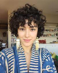 980 Likes 23 Comments Justice Wolf Ophidiaserpentes On Instagram Curly Hair Styles Short Hair Styles Short Hair Styles For Round Faces